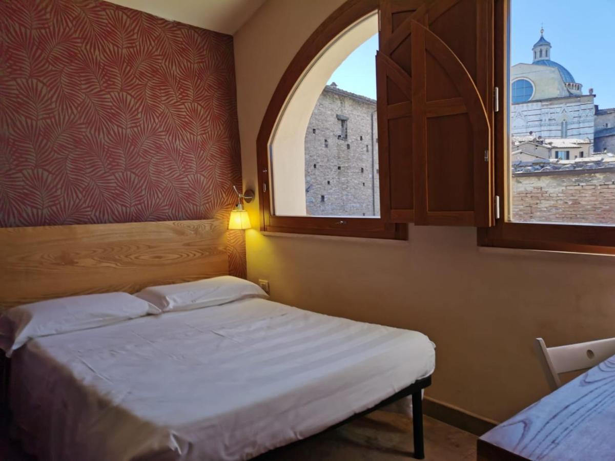 La Perla Hotel *